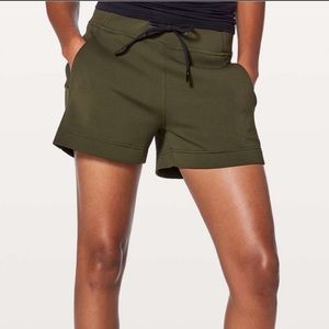 Lululemon In-Form Shorts Dark Olive